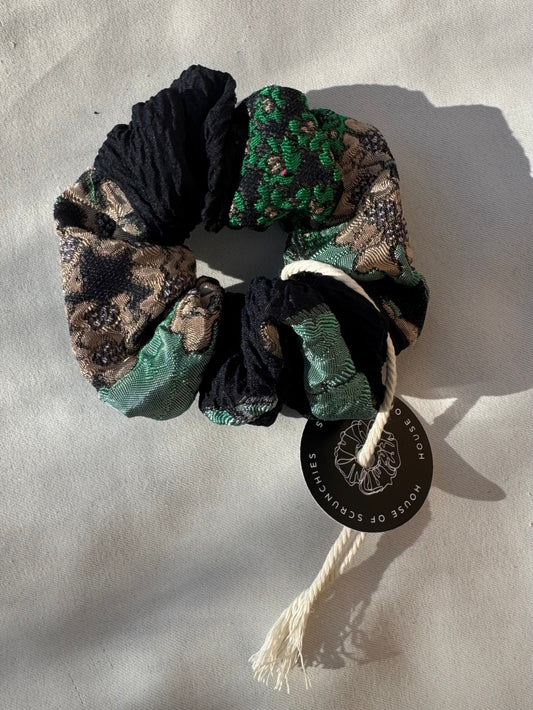 Scrunchie - Schwarz-Grüne Blumen