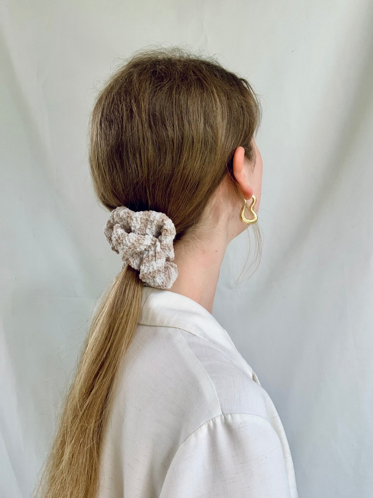 Scrunchie - White/Light Brown Striped