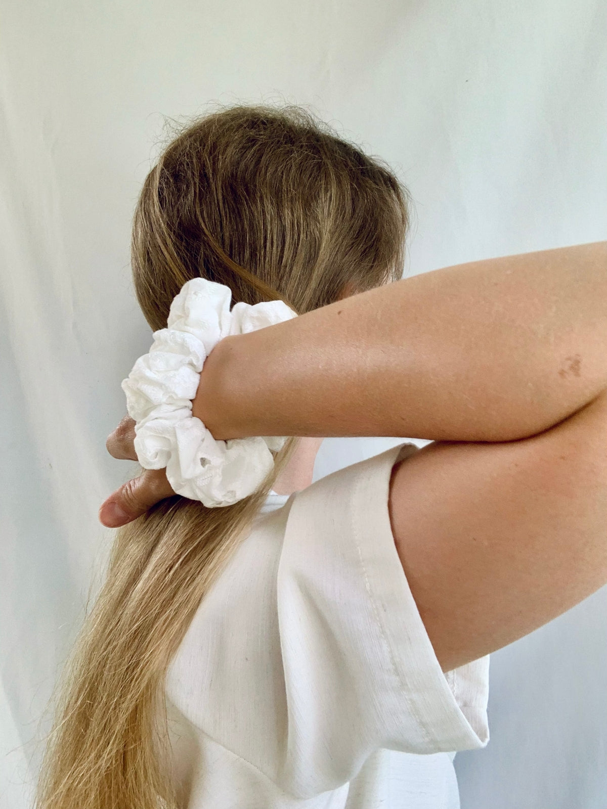 Scrunchie - White Cotton Lace