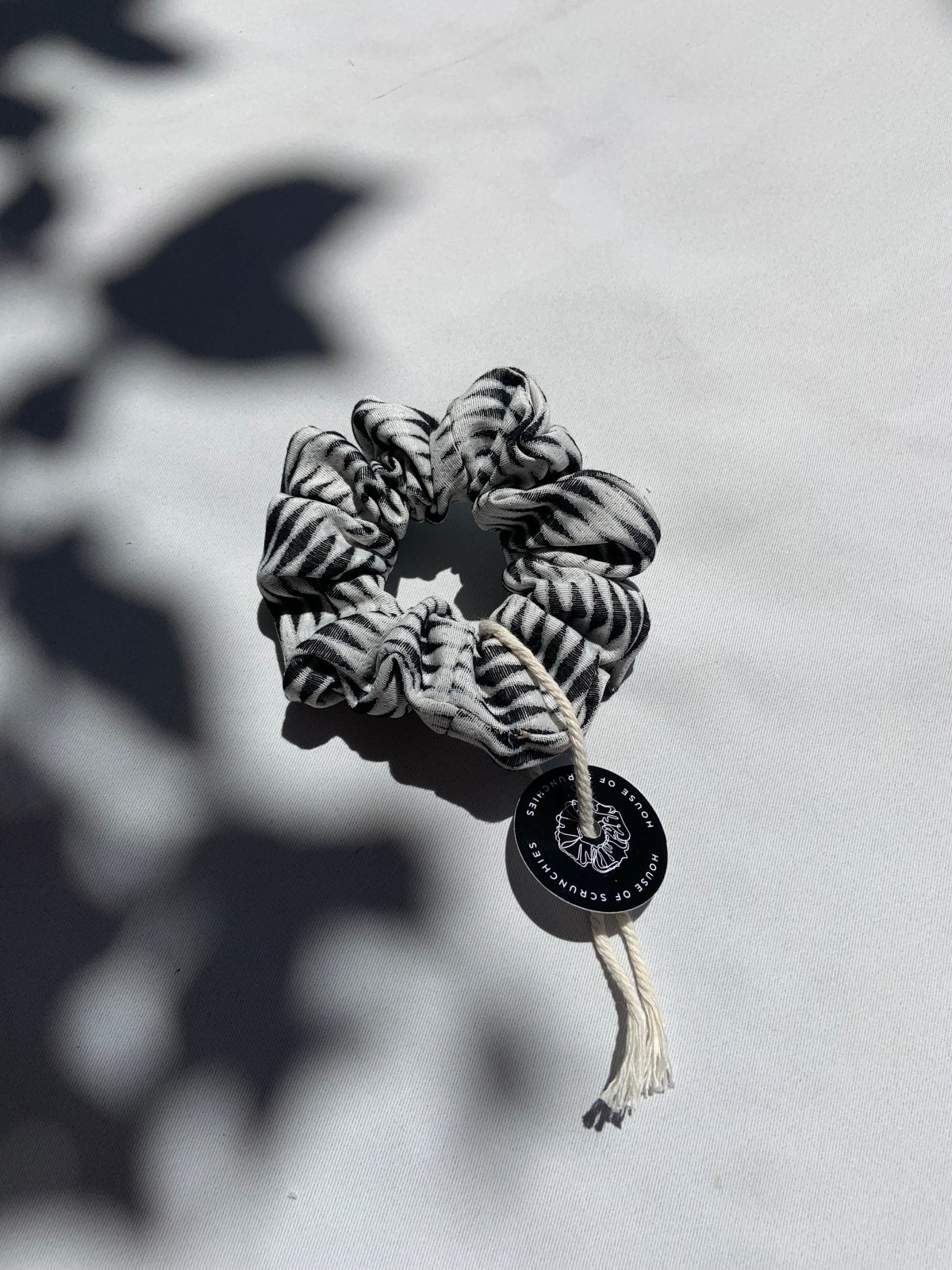 Scrunchie - Black/White Diamond