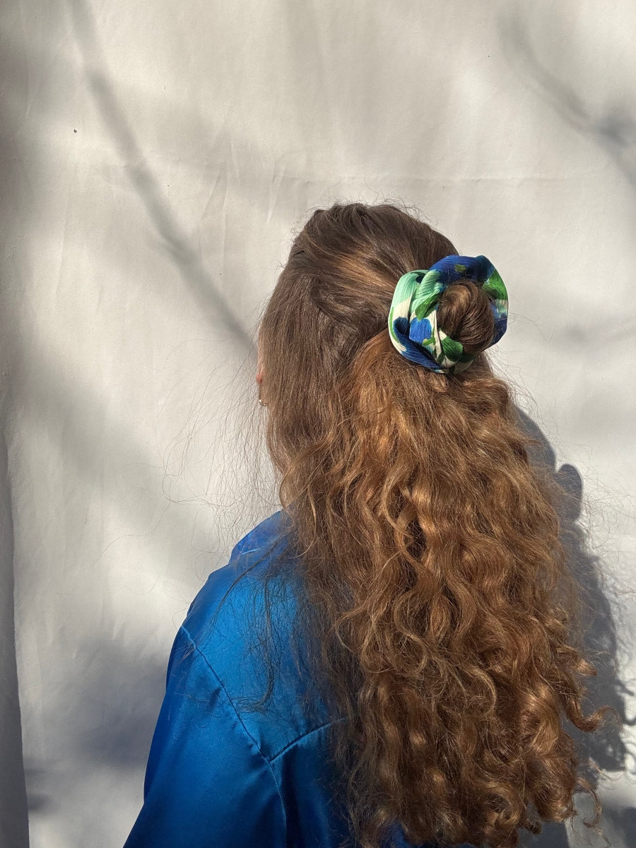 Scrunchie - Blau-Grün-Türkise Blumen