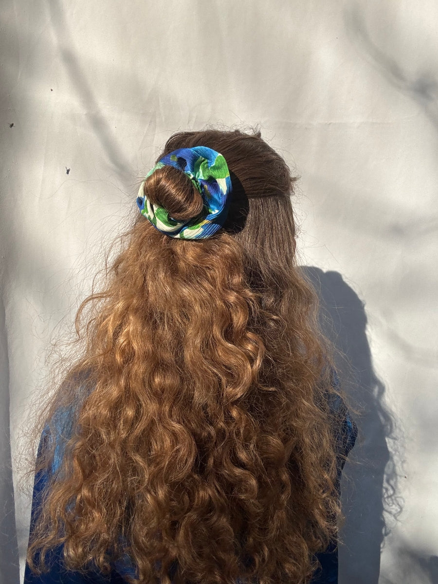 Scrunchie - Blau-Grün-Türkise Blumen