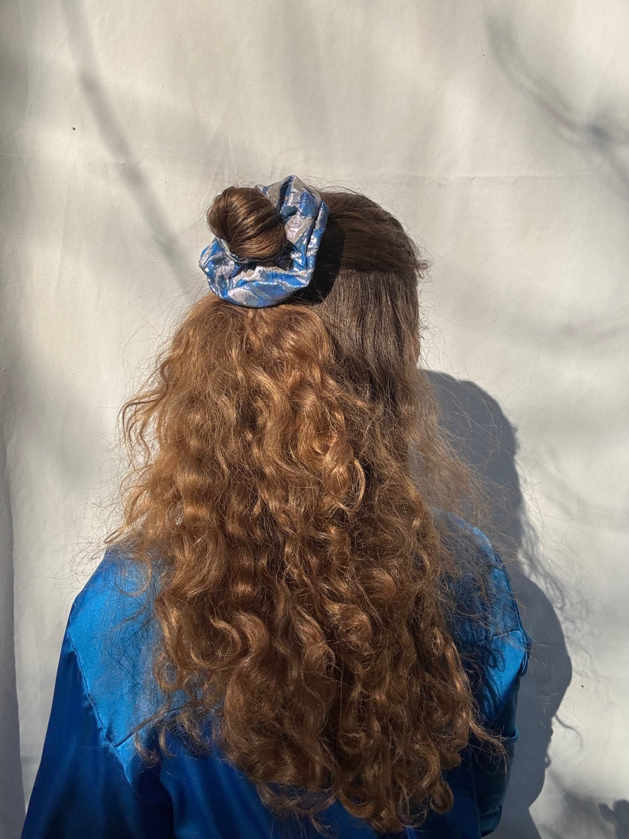 Scrunchie - Shiny Blau-Rosa Abstrakt