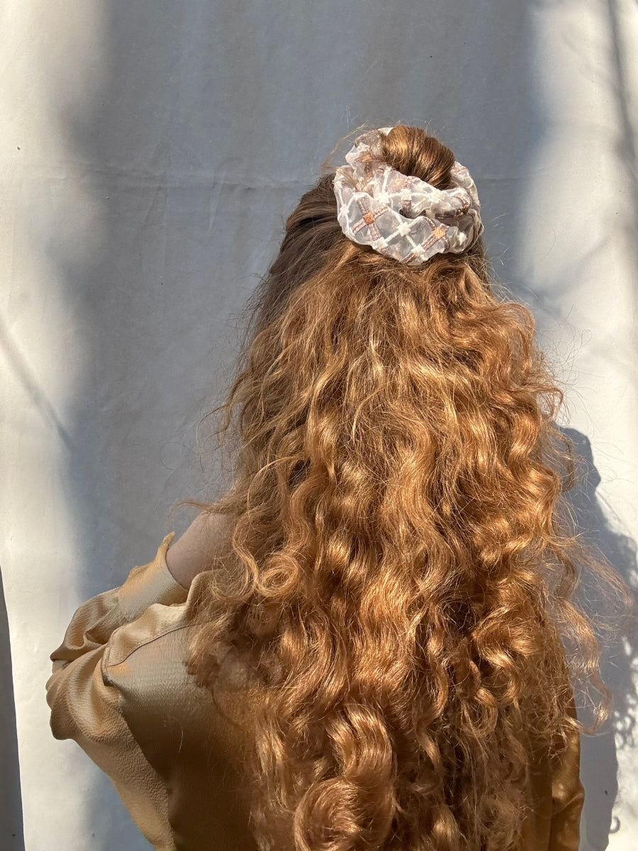 Scrunchie - Spitze Beige-Weiß Kariert