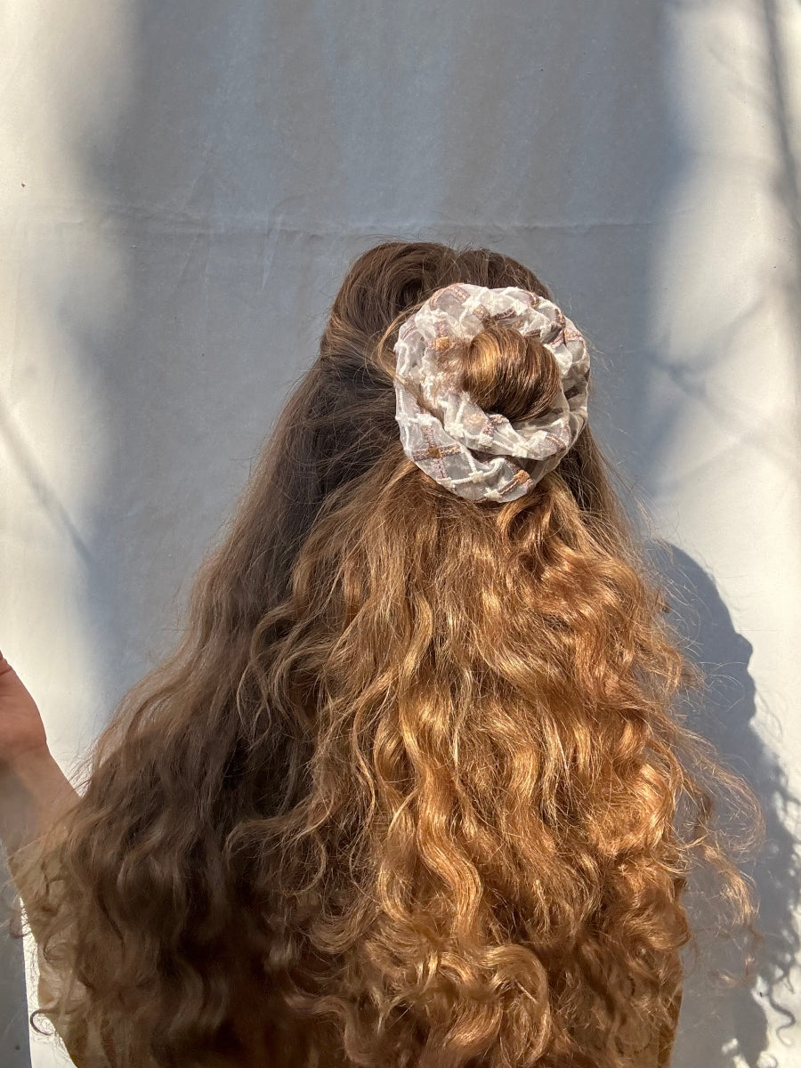 Scrunchie - Spitze Beige-Weiß Kariert