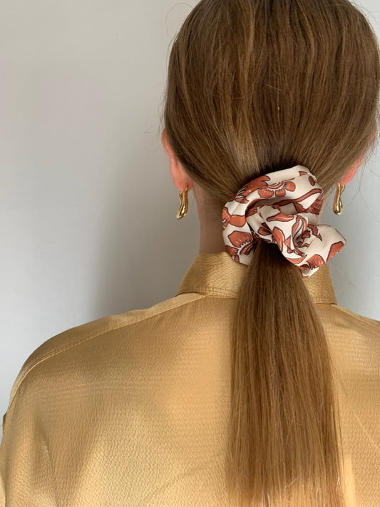 Scrunchie - Rostbraune Blumen