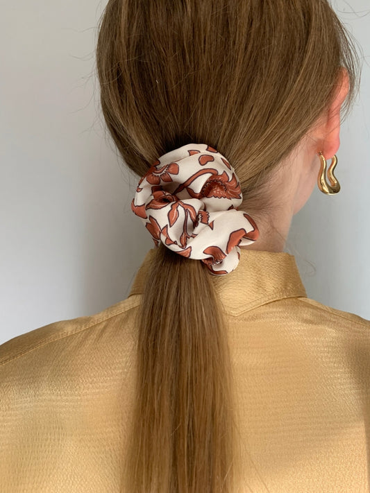 Scrunchie - Rostbraune Blumen