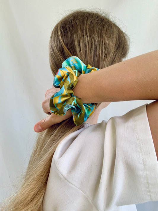 Scrunchie - Blue/Olive Jungle