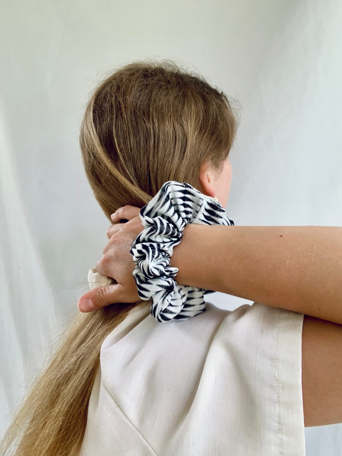 Scrunchie - Black/White Diamond