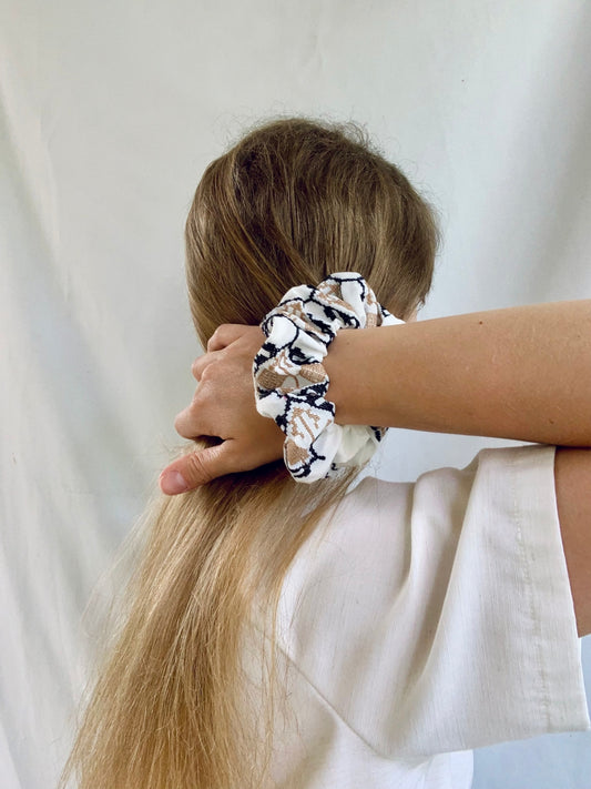 Scrunchie - Aztec Embroidery White/Beige/Black