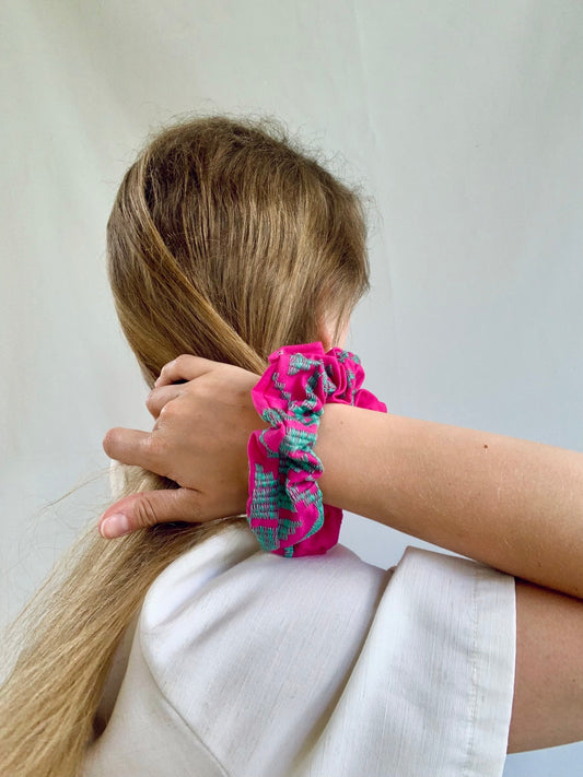 Scrunchie - Aztec Embroidary Pink/Green