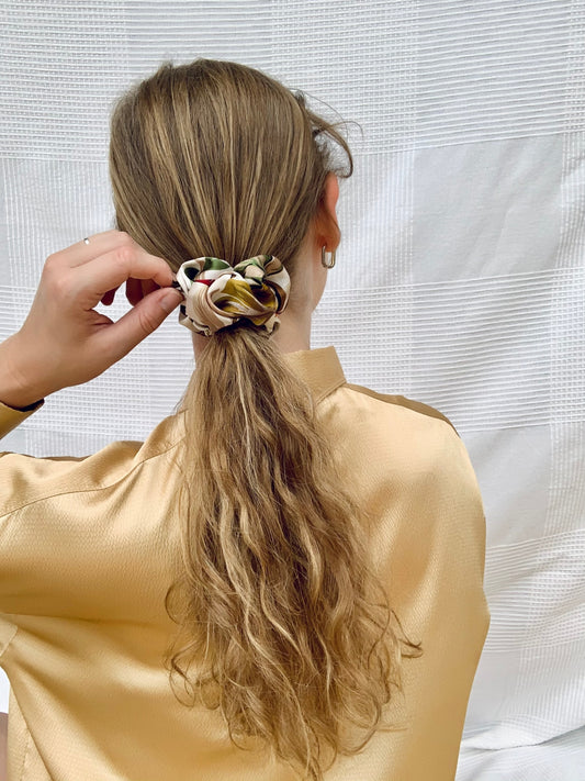 Scrunchie - Earthly Flowers