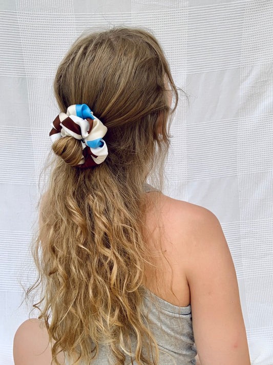 Scrunchie - White/Blue/Brown